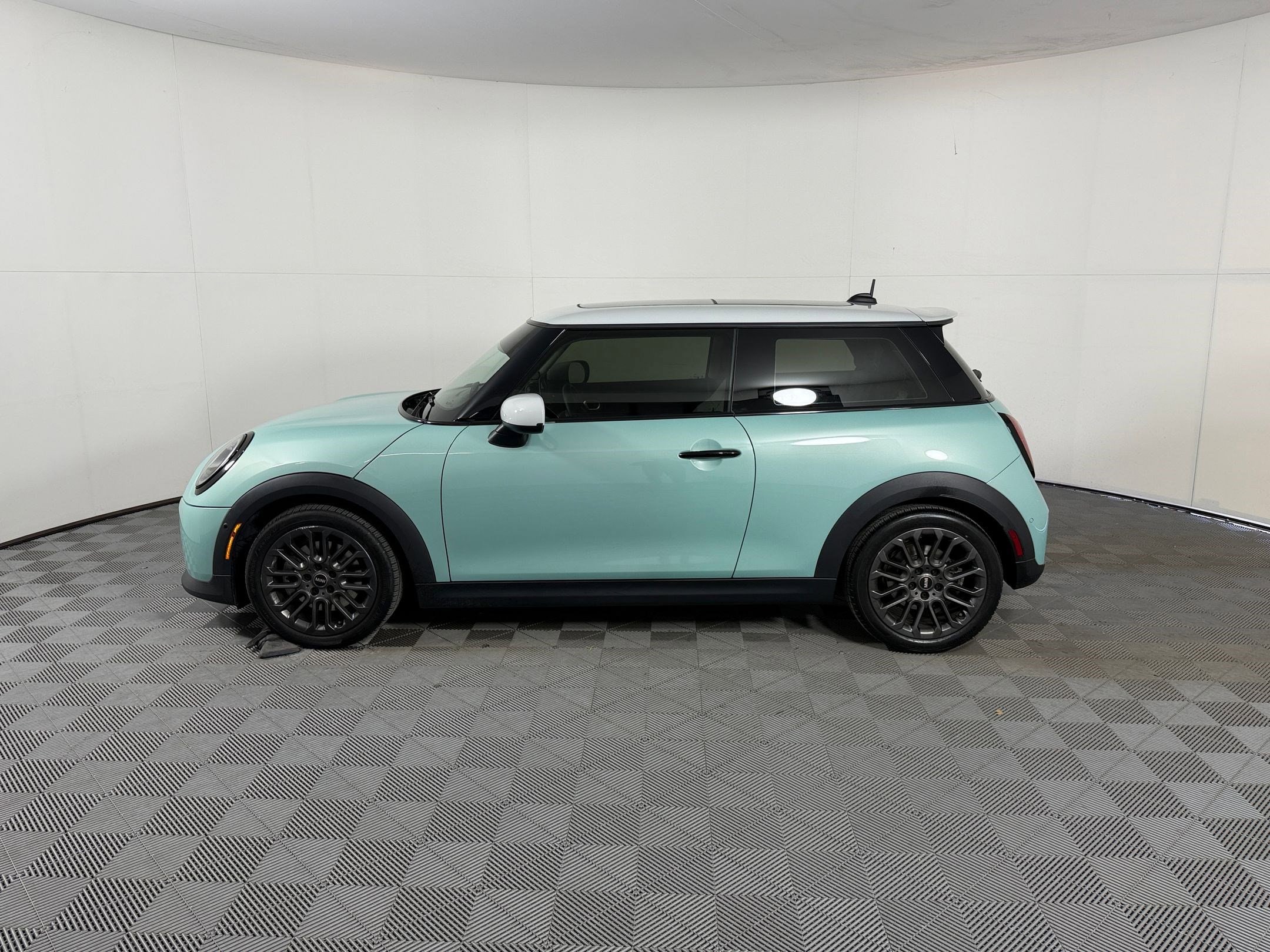 mini hardtop 2 door 2025 WMW23GD02S2W14782 image mini hardtop 2 door 2025 WMW23GD02S2W14782 image